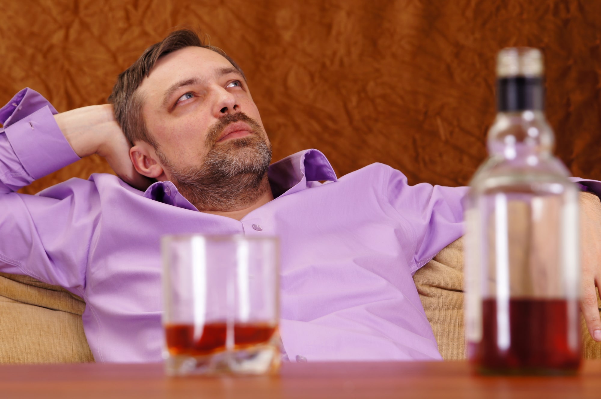 person wondering what they should expect during alcohol detox treatment